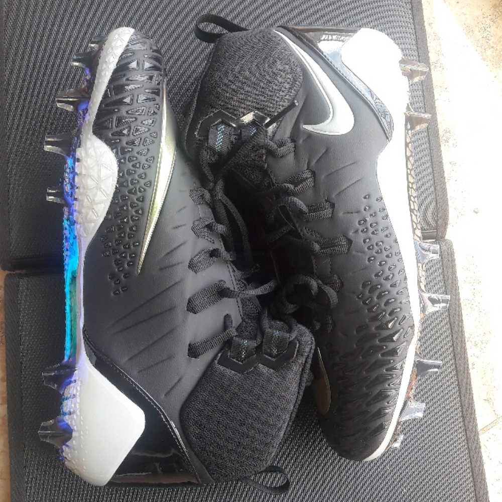 Cleat - Picture 3 of 8